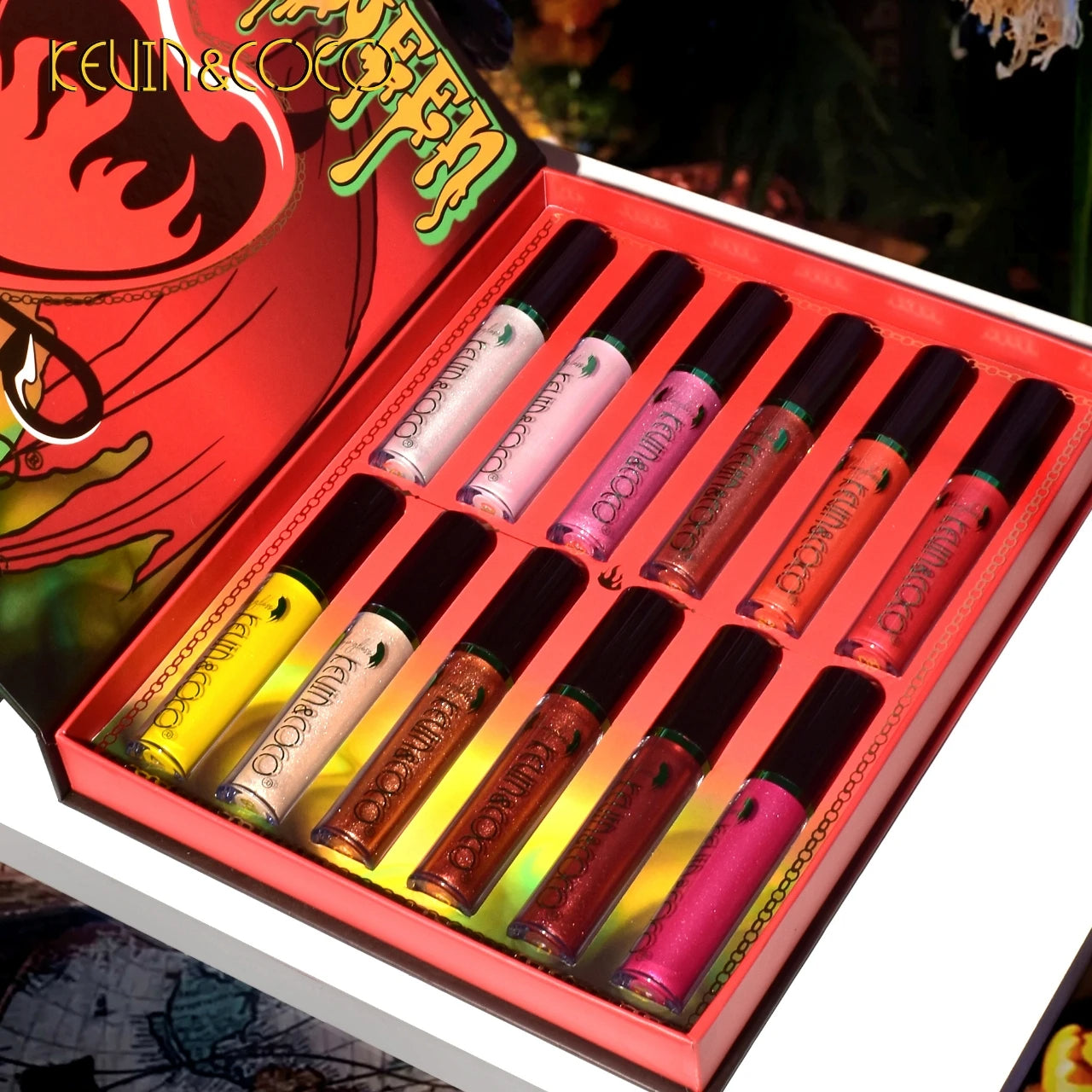 12 COLOR MATTE LIP GLOSS KEVIN & COCO - ¡Edición Especial Halloween! + 1 MASCARILLA LABIAL